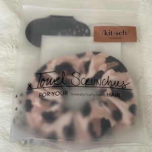 Kitsch Towel Scrunchies - Leopard print